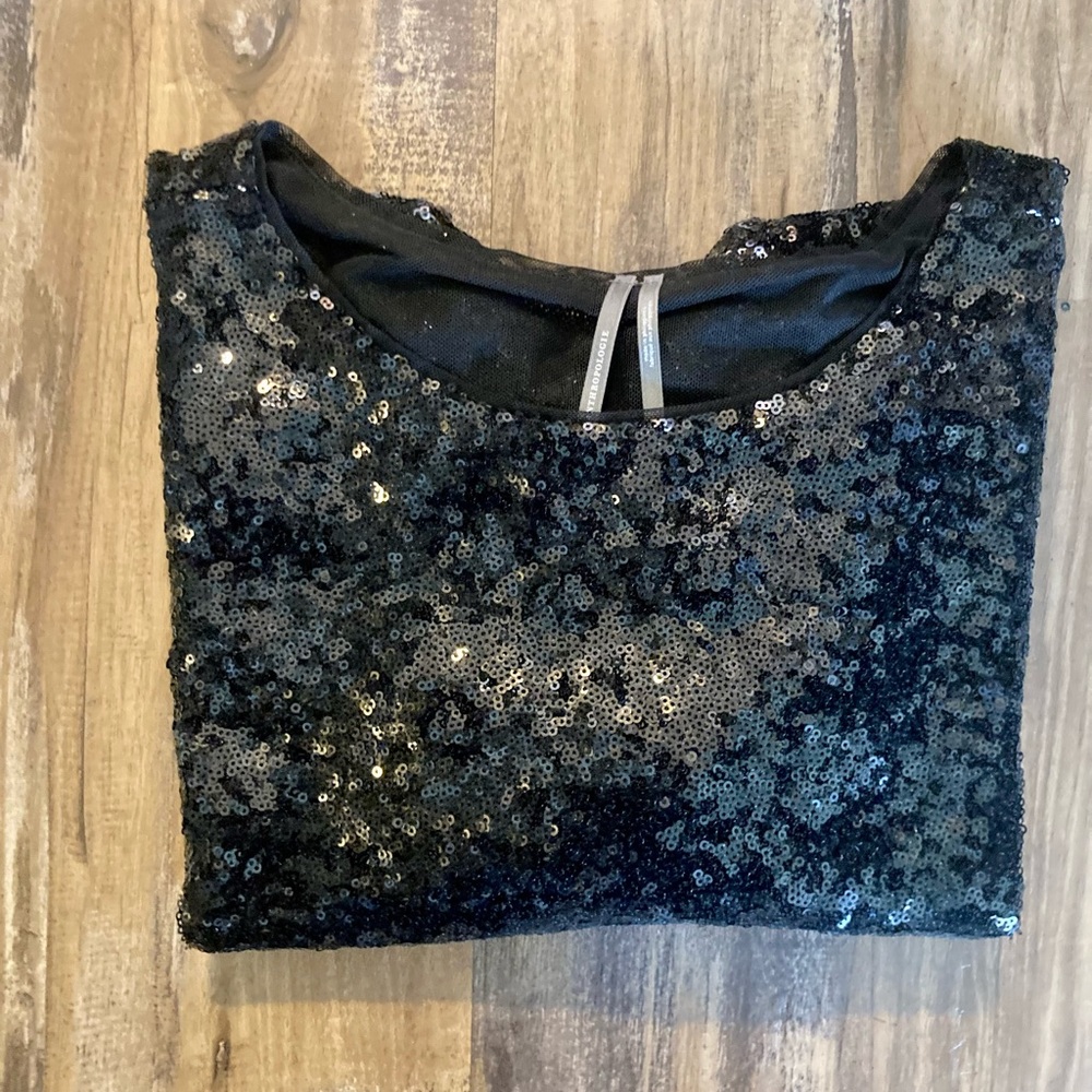 by Anthropologie Black Sequin Cropped Short-Sleeve Top Relaxed Boxy Fit EUC Sz S - Picture 12 of 16